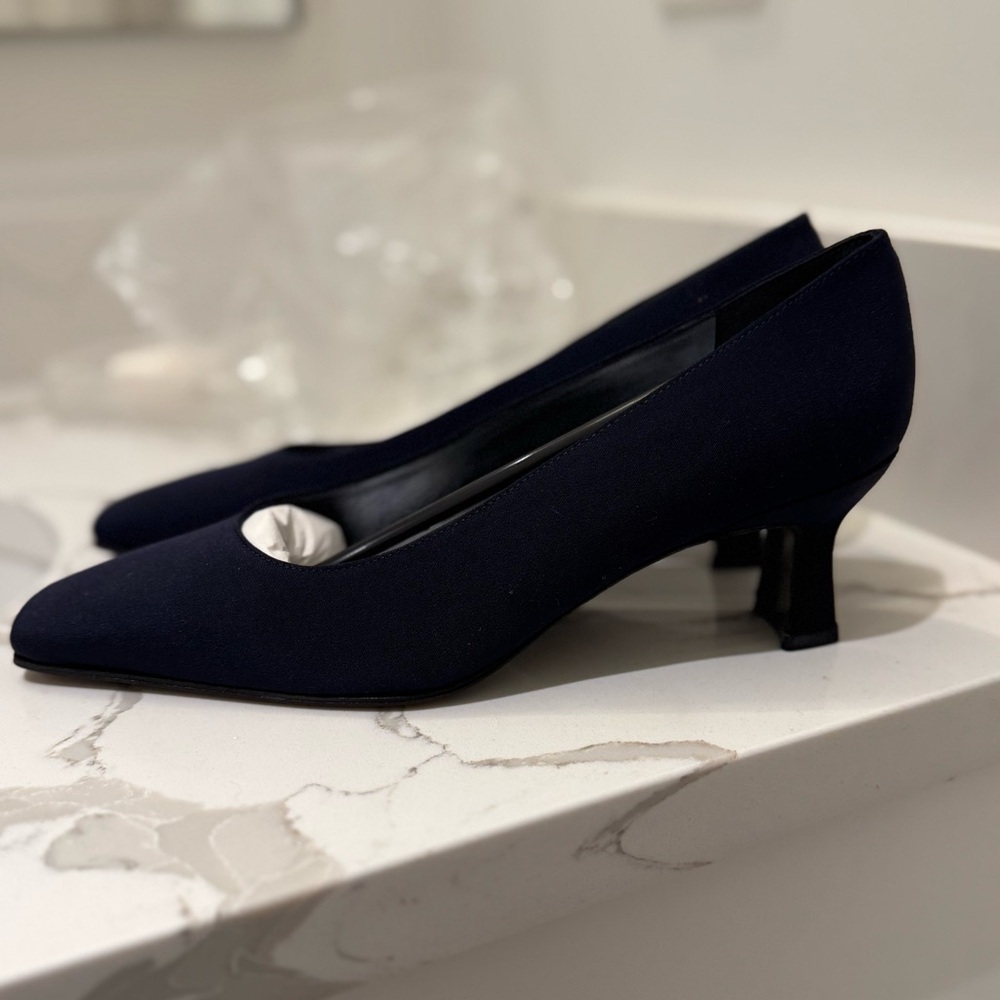 Unworn Stuart Weitzman Vintage Navy Pumps